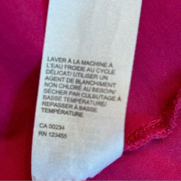 🛍️3/$30 Lord & Taylor women’s fuchsia v-neck short-sleeved t-shirt size 1X - Picture 6 of 7